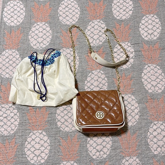 Tory Burch Handbags - Tory Burch Brown Quilted Crossbody with Cream Trim